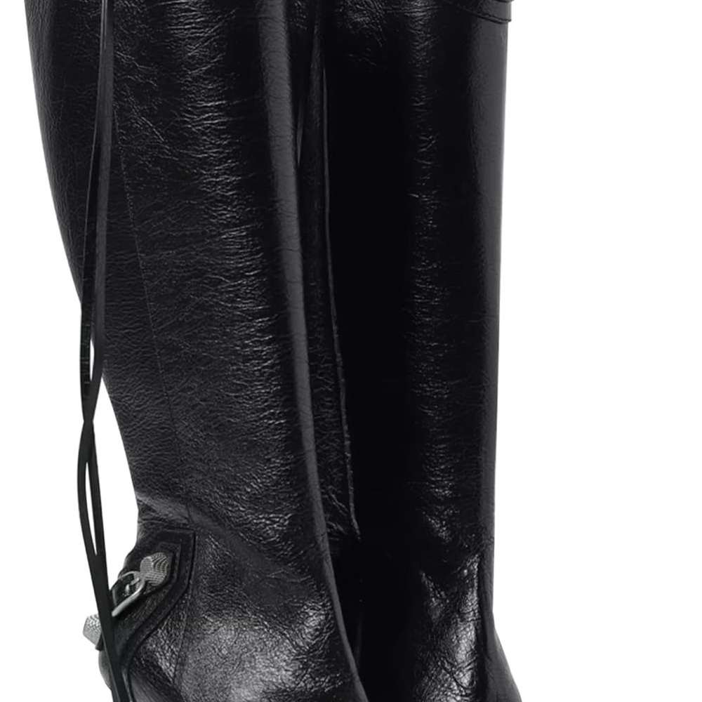 Women's black pointed boots